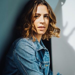 Meet your Posher, Einat